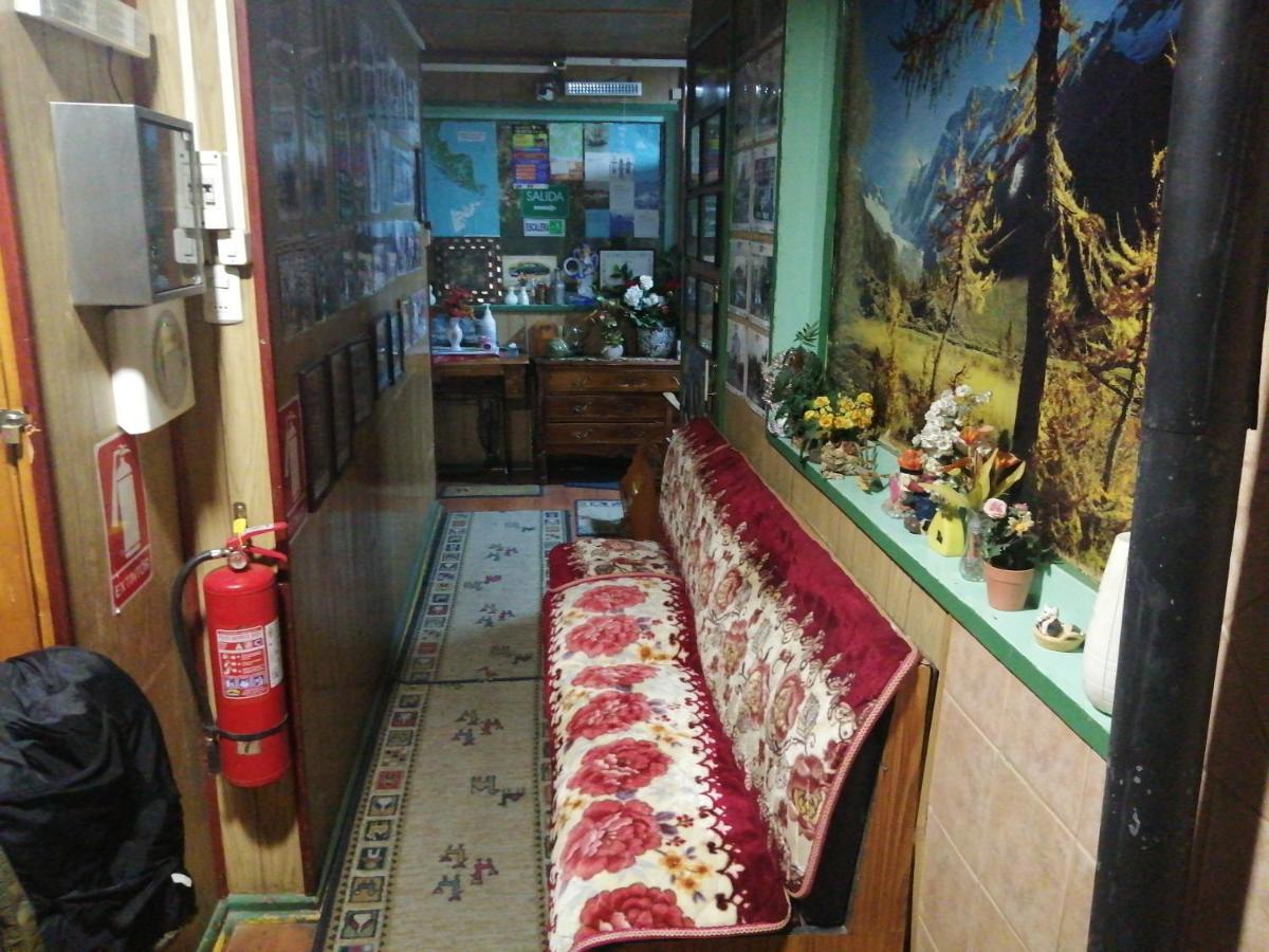 Alojamiento Familiar Rey Bed and Breakfast Punta Arenas Exterior foto