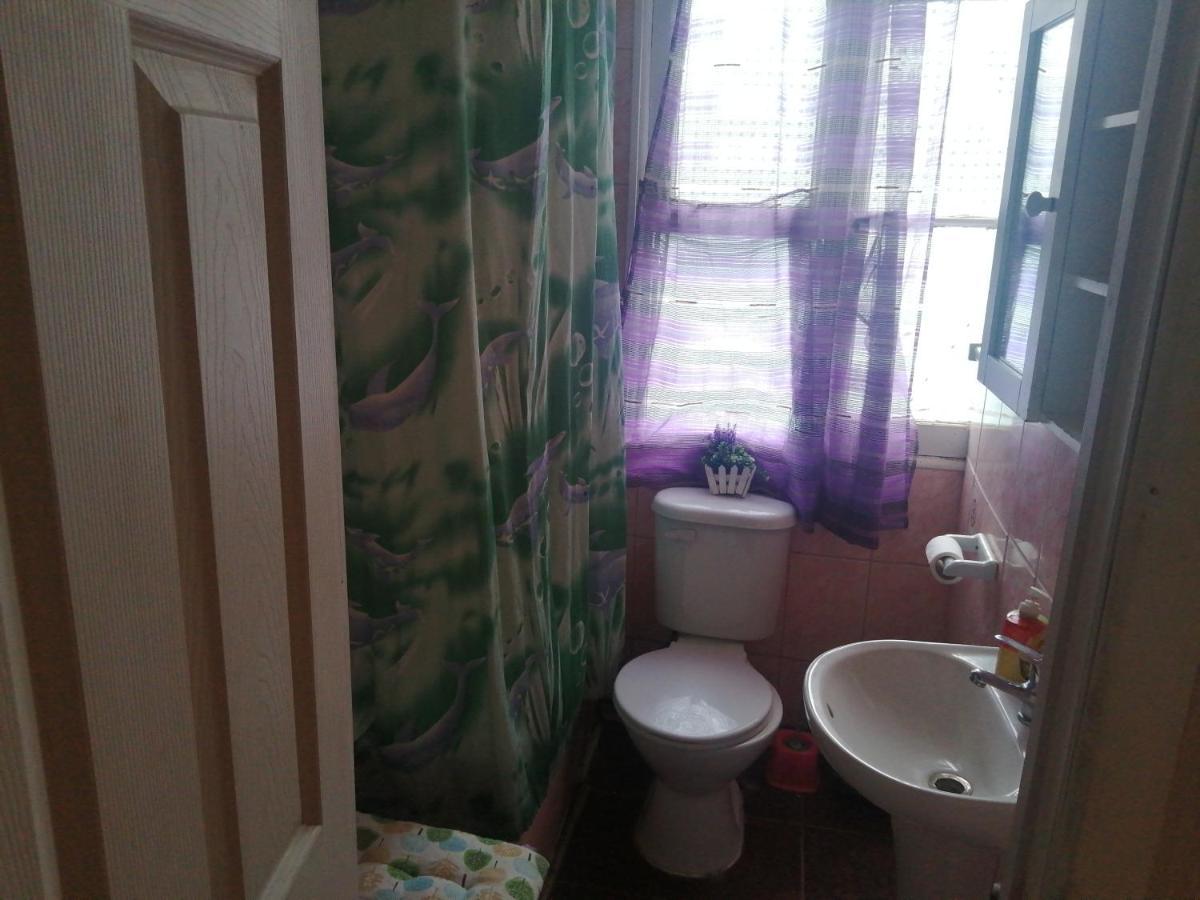 Alojamiento Familiar Rey Bed and Breakfast Punta Arenas Exterior foto